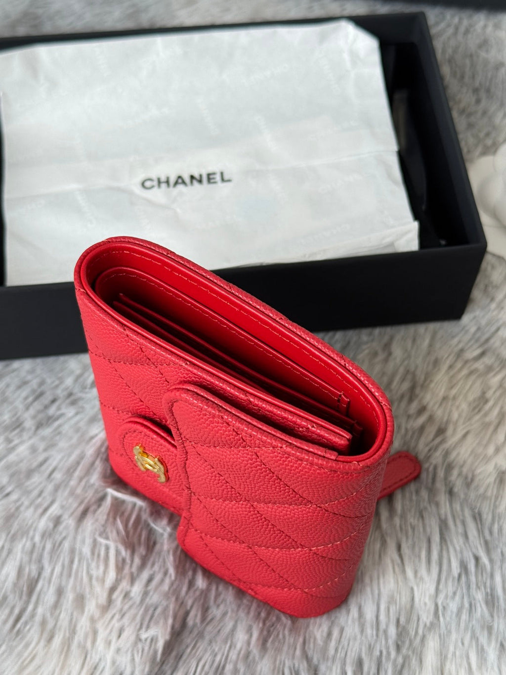 Chanel 25S Cf Small Tri Fold Wallet 11 in Vivid Red Caviar Gold Hardware